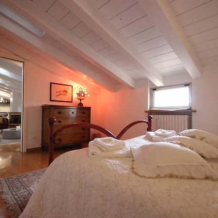 Case Vr Holiday Attico San Domenico Верона Экстерьер фото